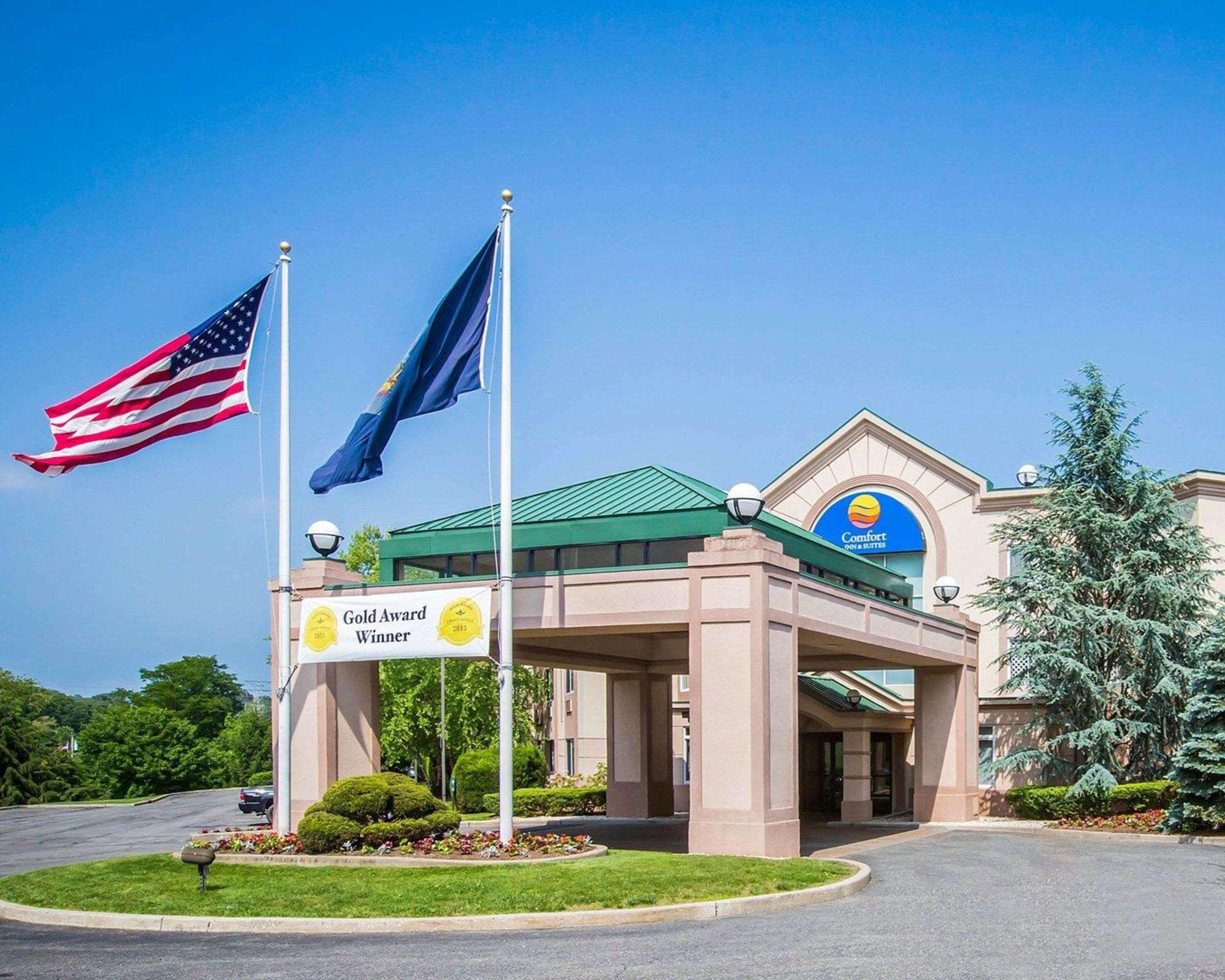 Comfort Inn & Suites Hawthorne Exterior foto